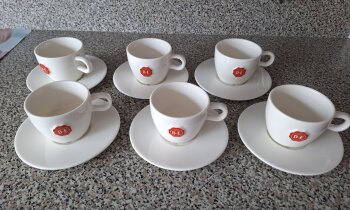 6 nieuwe DE koffie koppen met schotels