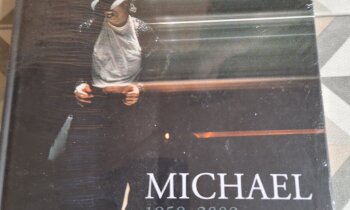 Michael Jackson2 boeken en  5 dvd 's