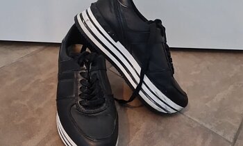 Zwarte hoge sneakers met zwart/witte strepen maat 38
