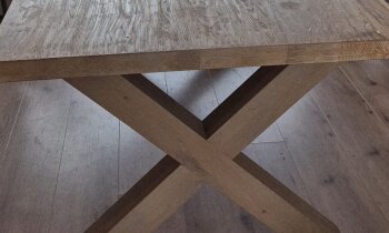 Te koop eikenhouten eet tafel 180x100 en 77 cm hoog